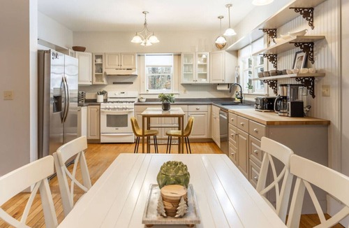 Bridgewater Corners House | Ski Home w/Hot Tub near Killington & Woodstock