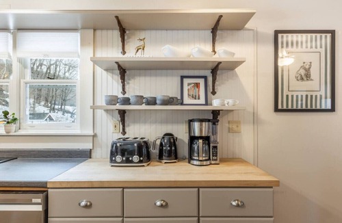 Bridgewater Corners House | Ski Home w/Hot Tub near Killington & Woodstock