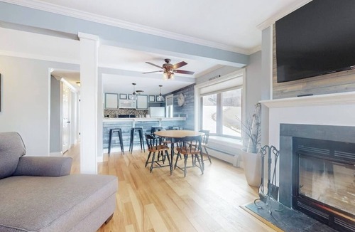 Brownsville Condo | Ski-in/out condo with prime location for skiing & hiking