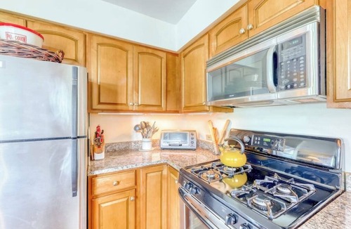 Killington House | Ski-in/out sunrise condo with pool & hot tub - great ski retreat