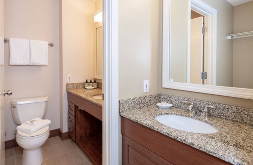 West Dover Cabin | Ski-In Resort Room | 2 Queen Beds