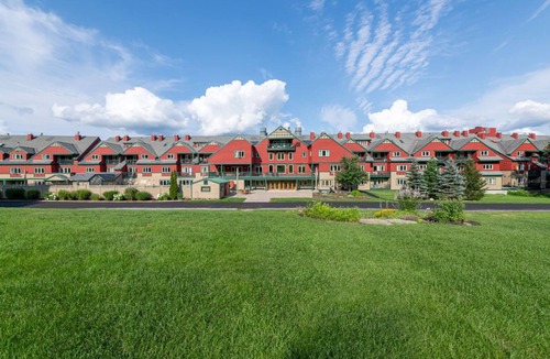 West Dover Apartment | Ski-In/Ski-Out ADA Studio w/Kitchenette!