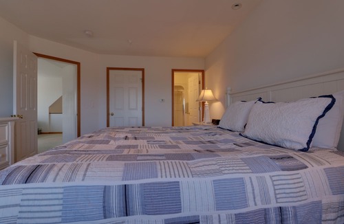 Sunday River Area House | Ski-In/Ski-Out Family Getaway with Deck, Shared Pool & Hot Tub
