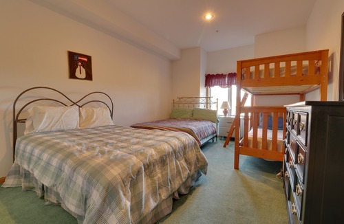 Sunday River Area House | Ski-In/Ski-Out Family Getaway with Deck, Shared Pool & Hot Tub