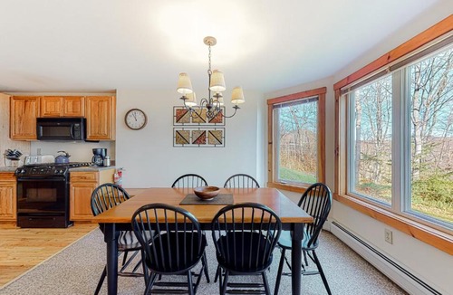 North Troy Apartment | Ski in Ski out Jay Village 422B