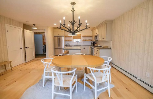 Ludlow House | Ski In/Ski Out off Sachem trail