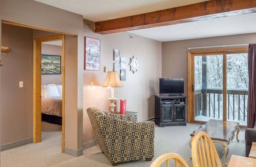 Sunday River Area Condo | Ski-In/Ski-Out Sunday River Condo: White Cap A-308