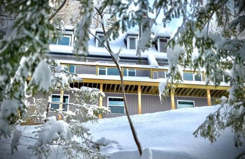 Stockbridge House | Ski Mountain Home Unit B