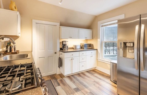 Bridgewater Corners House | Ski Oasis w/Hot Tub near Killington & Woodstock