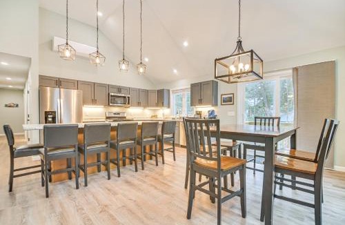 West Bridgton House | Ski, Swim, Kayak, Fish & Boat! Fam Bridgton Home