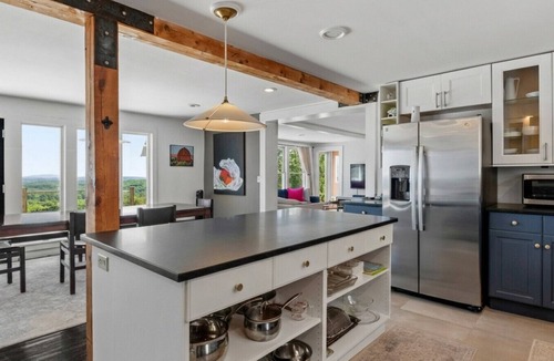 West Dover Ski Chalet | Skybarn Vermont | Pool, 100-Mile Views, Historic Barn
