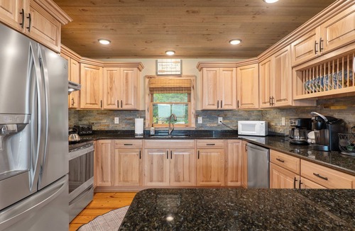 Bolton Landing House | Skyline View: Mountain top lake house