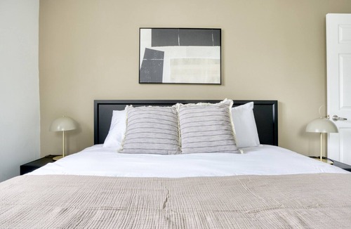 Mission Hill Apartment | Sleek Longwood 2BR near Green & Orange T lines, by Blueground