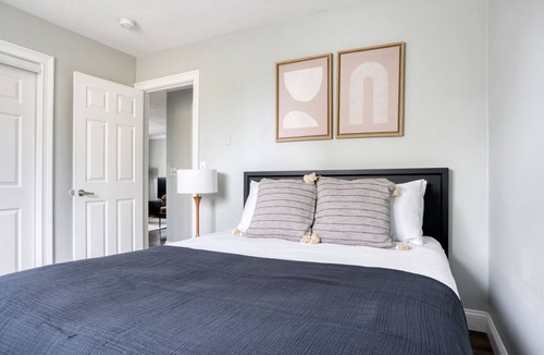 Mission Hill Apartment | Sleek Longwood 2BR near Green & Orange T lines, by Blueground