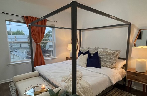 Middlesex House | Sleek & Sexy Condo with balcony