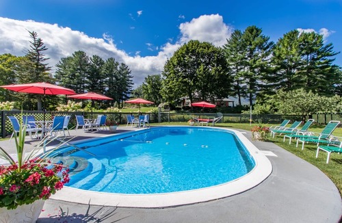 Manchester Center House | Sleep 34: 15 bedroom/12 bath Mansion! Family Reunions, DIY Wedding, Yoga Retreat