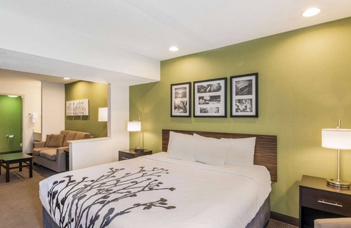 Niantic Hotel | Sleep Inn & Suites Niantic North