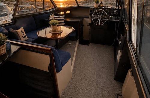 Neptune City Boat Rental | Sleep on the water! Cozy Yacht Experience 5 mins from the beach.