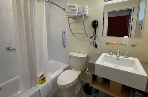 Woodstock Bed & Breakfast | Sleep Woodstock - Dog Friendly King Suite