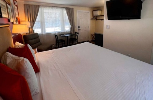 Woodstock Bed & Breakfast | Sleep Woodstock - Dog Friendly King Suite
