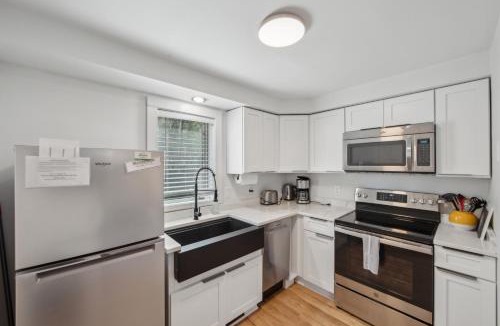 North Creek House | Sleeping Bear Cozy Corner End Unit