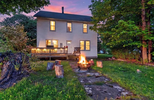 Haines Falls House | Sleeps 20 | Historic Catskills Lodge Firepit + Near Skiing | The Klondike
