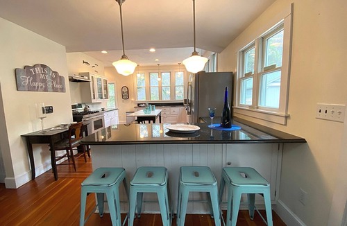 West Yarmouth House | Sleeps 8-Near Seagull Beach