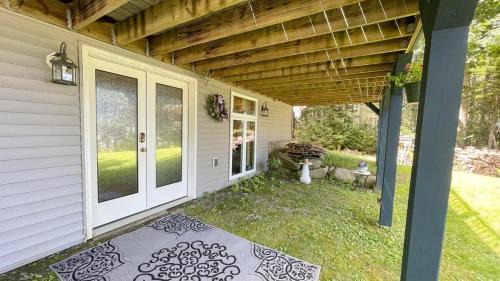Northport House | Slice of Heaven, steps to the beach