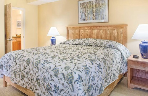 Jeffersonville Resort | Smugglers Notch Awarded #1 Resort in the East by SKI Magazine 2023 3BR/2BA Delux