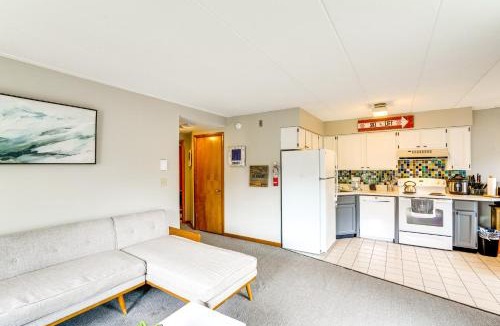 West Dover House | Snow Mountain Condo: Hot Tub + Shuttle to Resort