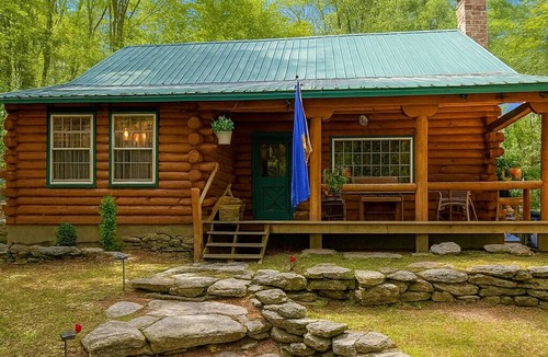 Wardsboro House | Snow Mountain Lodge- Mt Snow & Stratton Mtn Indoor Pool, Golf, Hike, VAST Trails