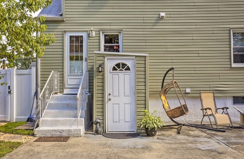 Saddle Brook Apartment | Soccer Fans! Studio 15 Min to MetLife - Sleeps 4