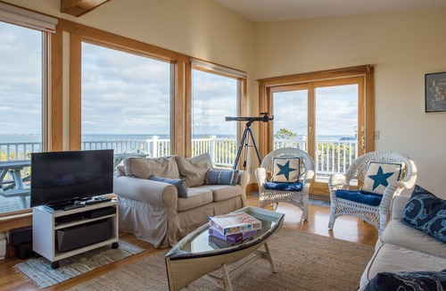 South Wellfleet Cottage | Solymar Oceanfront 150 steps to the Beach! Fabulous deck and views!