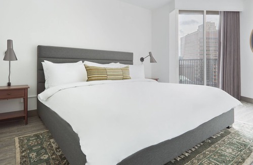 Logan Square Apartment | Sonder at The Terrace | One Bedroom Apartment w/ Balcony Parkway View