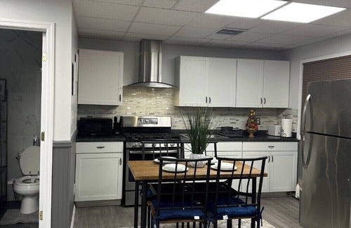 Long Island Apartment | Soothing 3-bedroom apartment with AC in Farmingville