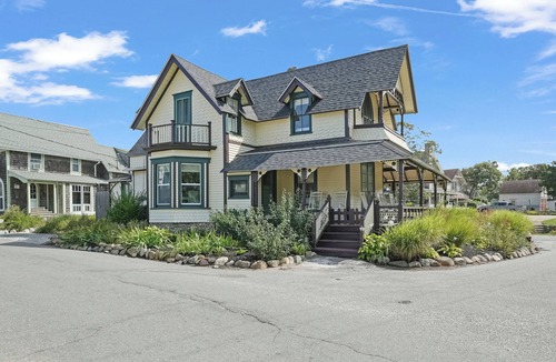 Oak Bluffs House | Soulas Martha's Vineyard, Walk to Inkwell Beach & Town