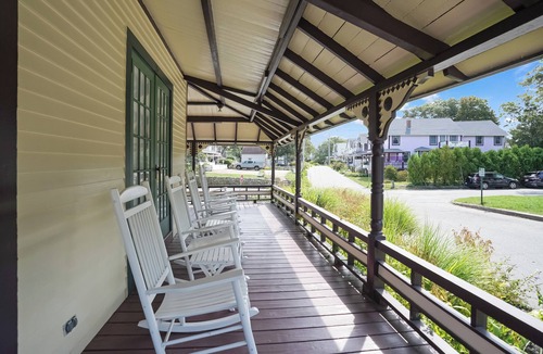 Oak Bluffs House | Soulas Martha's Vineyard, Walk to Inkwell Beach & Town