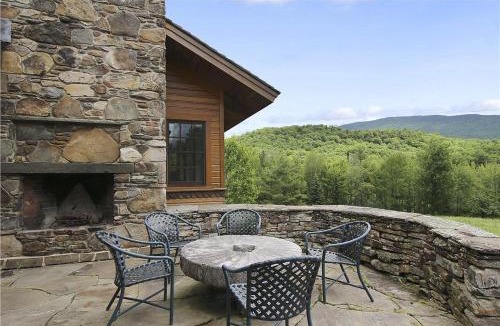 Stowe Hollow House | Soupcon: 4 br, fireplaces, game room, sauna, hot tub, views!