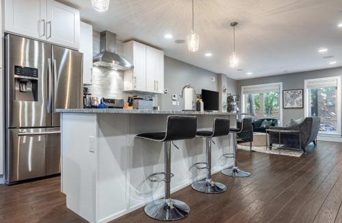 Queen Village House | South Philly 3BR Condo Near Italian Market
