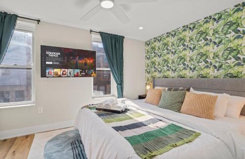 Passyunk Square Apartment | South Philly Extended Stay- Steps to Pats Steaks