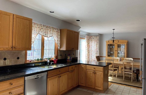 Bass River House | South Yarmouth-Walk to Beach! Large 4 Bedroom/2.5 Bath House-Central AC