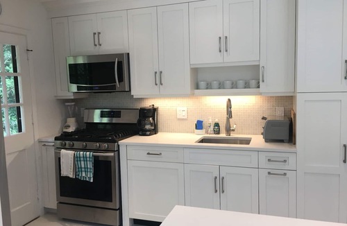 Shinnecock Hills House | Southampton Getaway, 3 bed, 2 bath, Hot Springs SaltHot Tub, Pool, small Pet