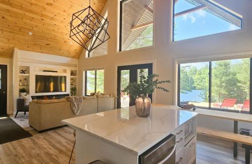Mansfield-et-Pontefract Ski Chalet | Spa - Pool Table & River - La Biche de Coulonge