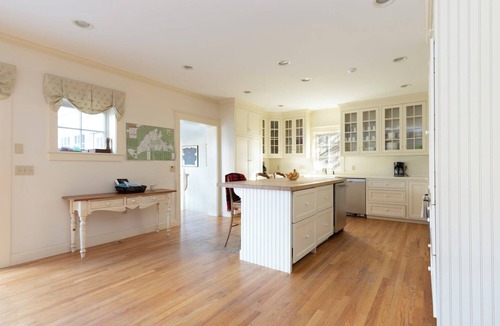 Edgartown House | Spacious 15-bedroom house with WiFi and AC in charming Edgartown