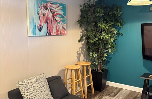 Foxboro Apartment | Spacious 2-bedroom apartment in Foxborough with AC, Kitchen and inground pool.