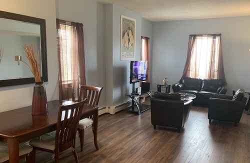 Hartford Condo | Spacious 2 Bedroom condo unit, Centrally Located!
