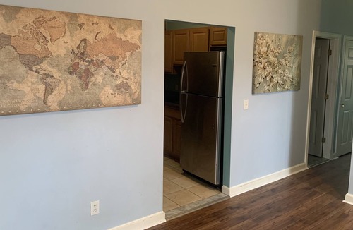 Hartford Condo | Spacious 2 Bedroom condo unit, Centrally Located!