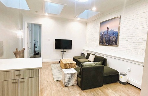 Bushwick Apartment | Spacious 3-bedroom apartment in enjoyable Brooklyn with WiFi, AC