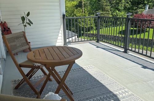 Utica Apartment | Spacious 3-bedroom apt near the Utica Memorial Auditorium 2nd Floor Non-Smoking
