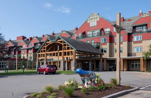 West Dover Condo | Spacious 3-Bedroom Penthouse w/Sauna & Fireplace